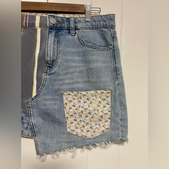 Urban Outfitters O BDG Assymetrical Denim Raw Hem
Patchwork Mini Skirt Size M - Picture 2 of 8